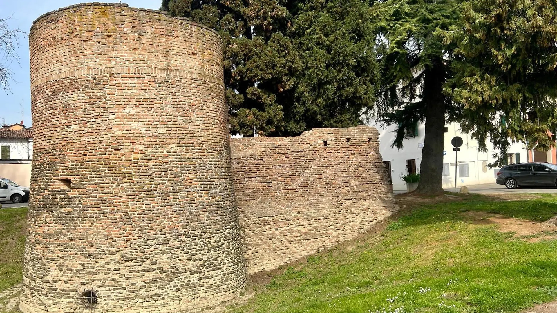 Il Torrione Casa Difronte A Grandi Giardini Villa Castel Bolognese
